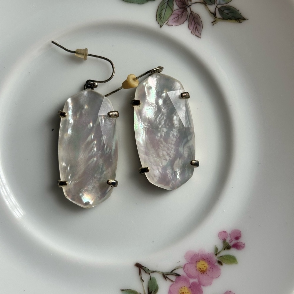 Kendra Scott Esme Faceted Gold White Pearled Dangle Drop Earrings